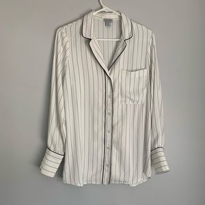 3/25!!!⭐️ Striped Shirt